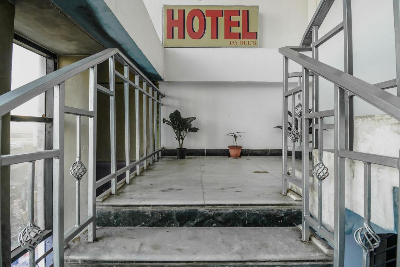 Oyo Flagship 71156 Hotel Jaybee'S Дібругарх Екстер'єр фото
