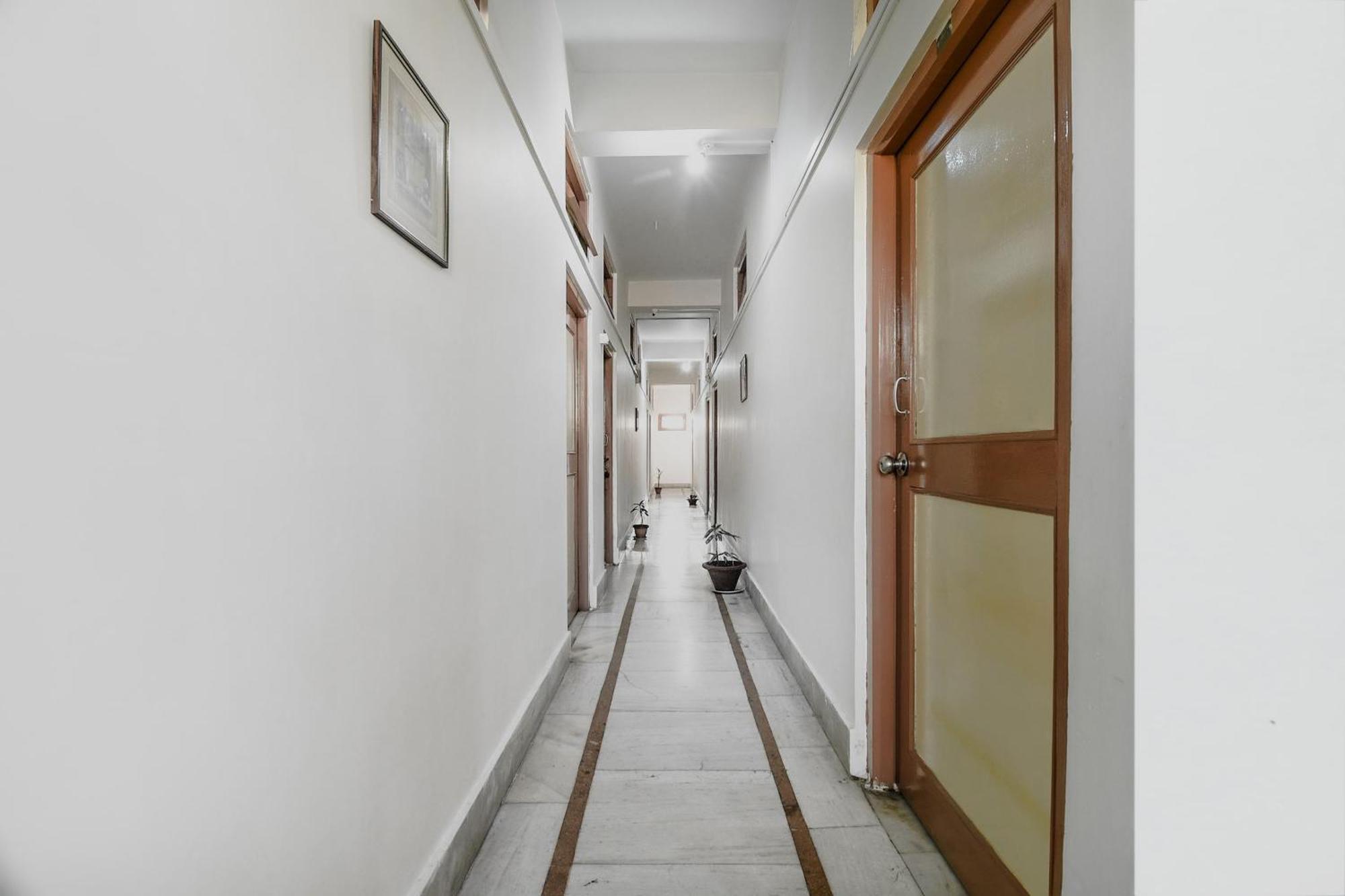 Oyo Flagship 71156 Hotel Jaybee'S Дібругарх Екстер'єр фото